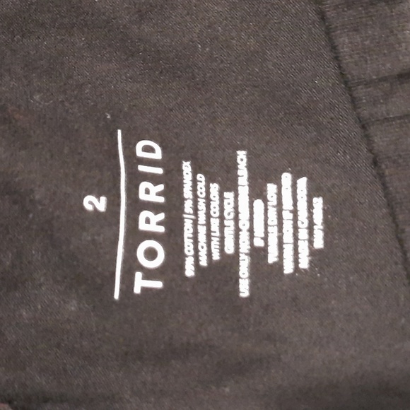 Torrid floral leggings. 370 - Picture 3 of 4